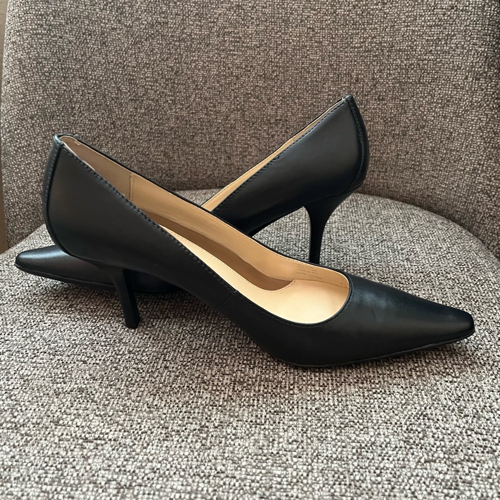 Calvin Klein Navy pumps